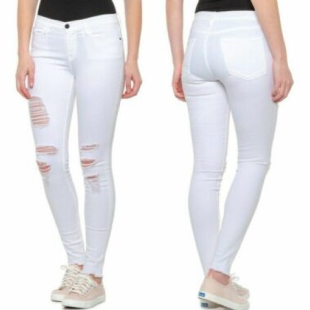 White Skinny Ripped Jeans for a cool chick look